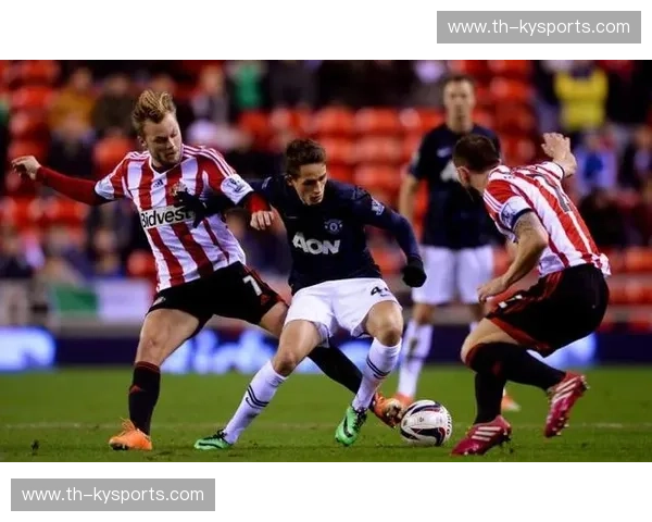 桑德兰vs曼联：一场穿越时空的宿命对决？深度前瞻与激情预测！